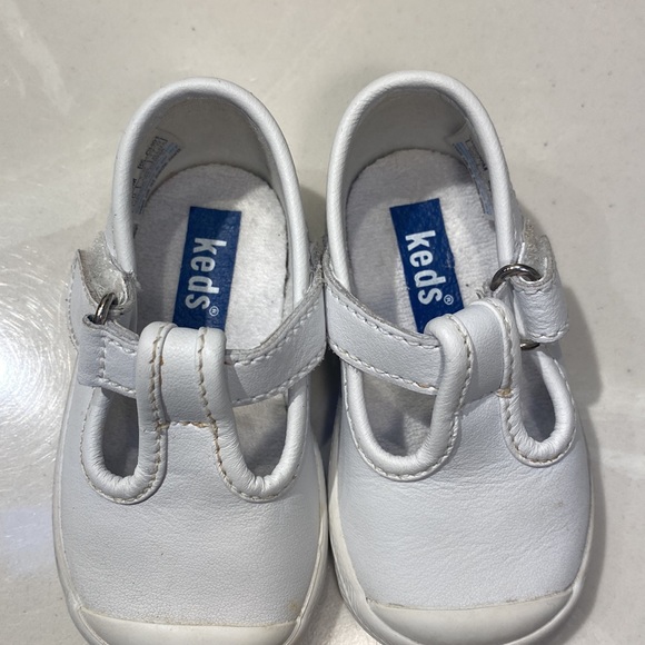 Newborn Babygirl Girls Shoes 6 pair 0-9 months - Picture 6 of 10